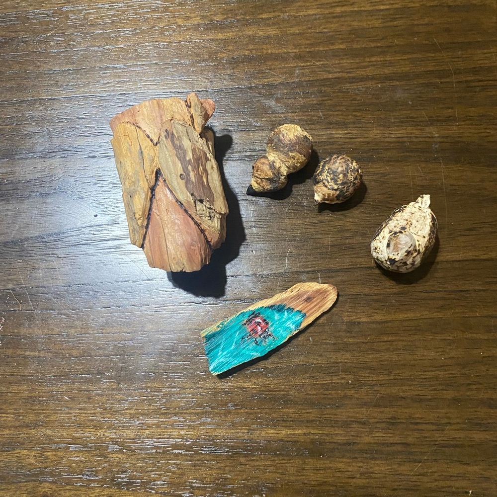 Bundle of wood art small miniature bird and heart